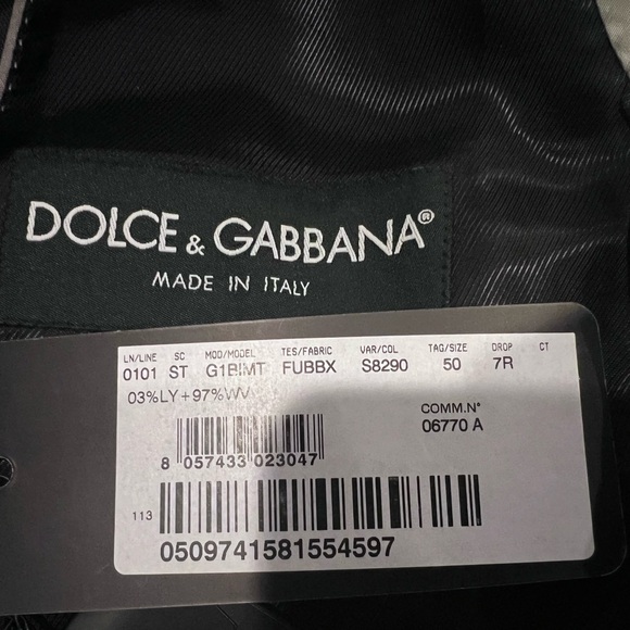 Dolce & Gabbana suit. Worn but Tags still on. Doesn’t fit me. - Picture 5 of 6